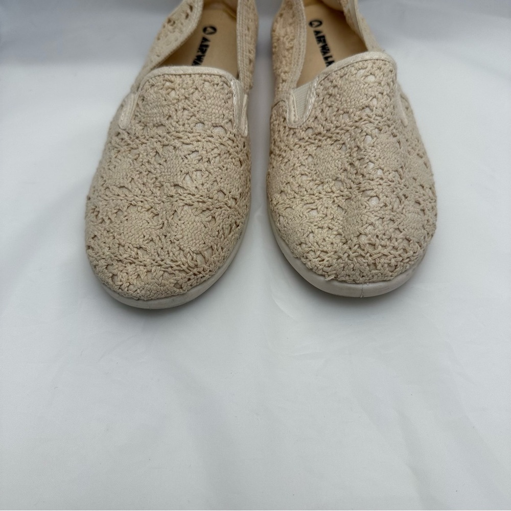 Cream Crochet Slip-On Flats Boho Grandmacore VTG Inspired Size 9.5 Airwalk 🧡 - Picture 4 of 10